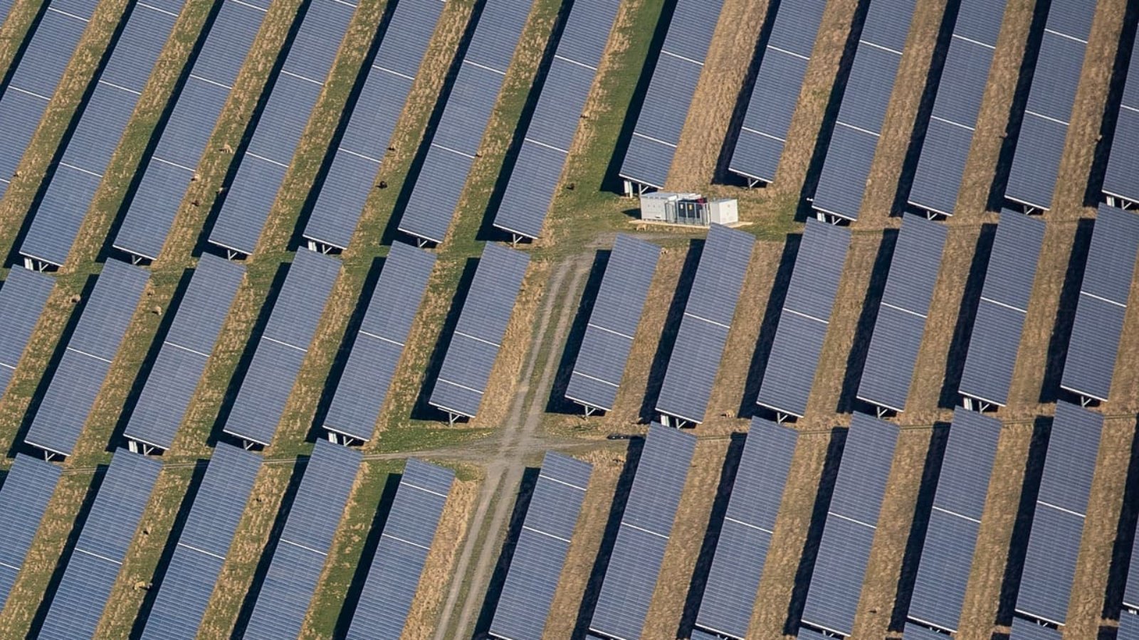 solar-farm-6619504_1280